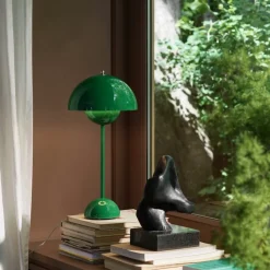 Flowerpot VP3 bordslampa Signal Green