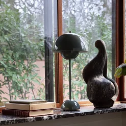 Flowerpot VP3 bordslampa stone blue