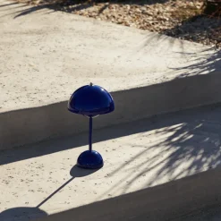 Flowerpot VP9 portabel bordslampa Cobalt Blue