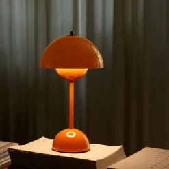 Flowerpot VP9 Portabel bordslampa Zesty Orange