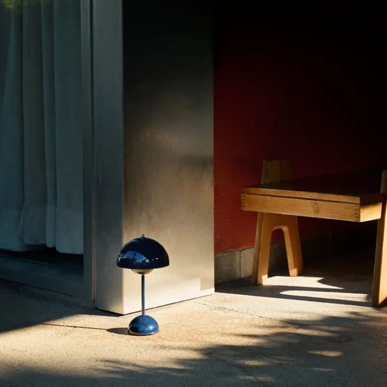 Flowerpot VP9 Portabel bordslampa Steel Blue