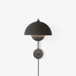 Flowerpot VP8 vägglampa matt black