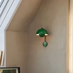 Flowerpot VP8 vägglampa Signal Green