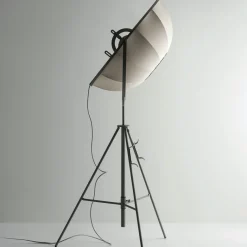 Fortuny petite golvlampa titanium/beige