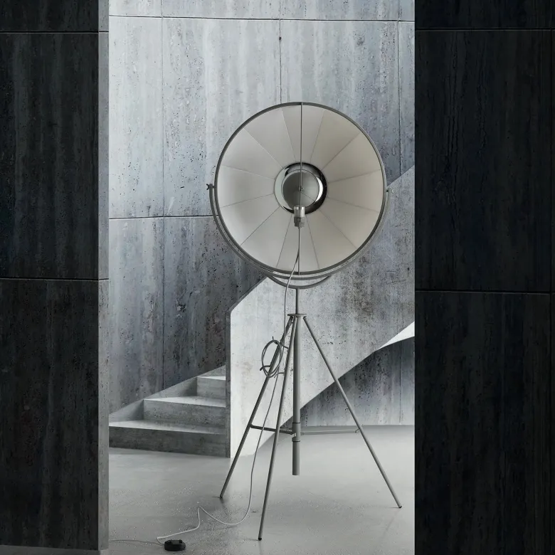 Fortuny petite golvlampa titanium/beige