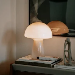 Fungo Swirl 22 bordslampa beige/vit