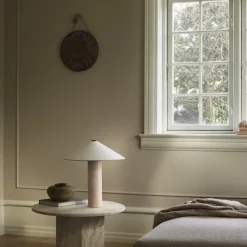 Futé 400 bordslampa cream