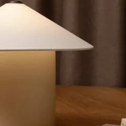 Futé 350 bordslampa cream