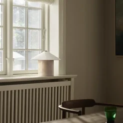 Futé 350 bordslampa cream