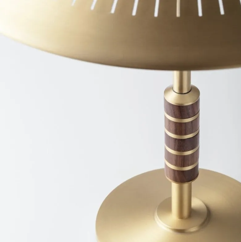 Governor 405 bordslampa mässing/valnöt