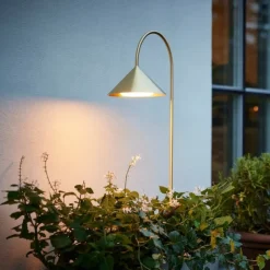 Grasp Garden Spear solid brass