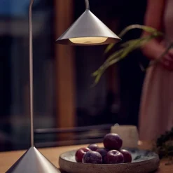 Grasp H47 portabel bordslampa brushed aluminium