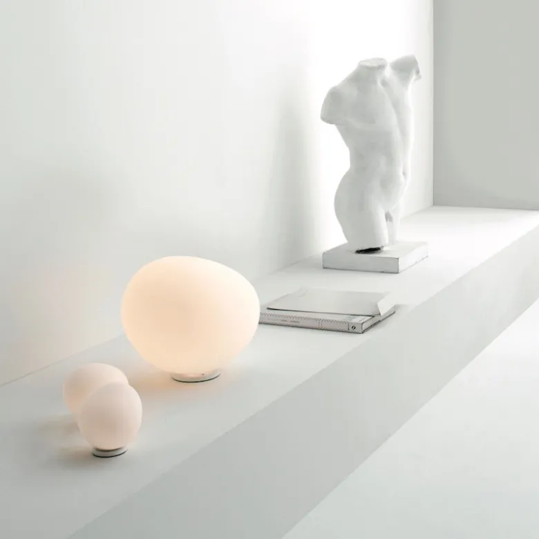 Gregg media bordslampa vit med dimmer