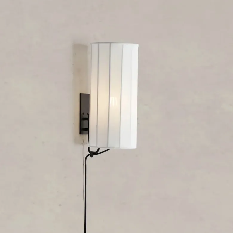 Hikari vägglampa vit/svart