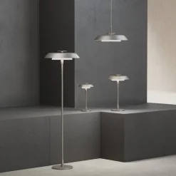 Horisont H365 bordslampa metallic champagne
