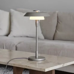 Horisont H365 bordslampa metallic champagne