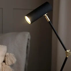 Hubble Read bordslampa svart/mässing