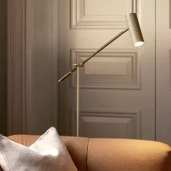 Hubble Read golvlampa borstad mässing