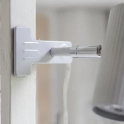 Hubble vägglampa vit/krom
