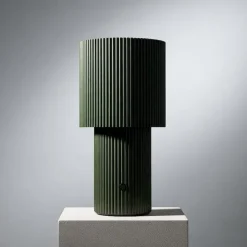 Iluma portabel bordslampa olivgrön