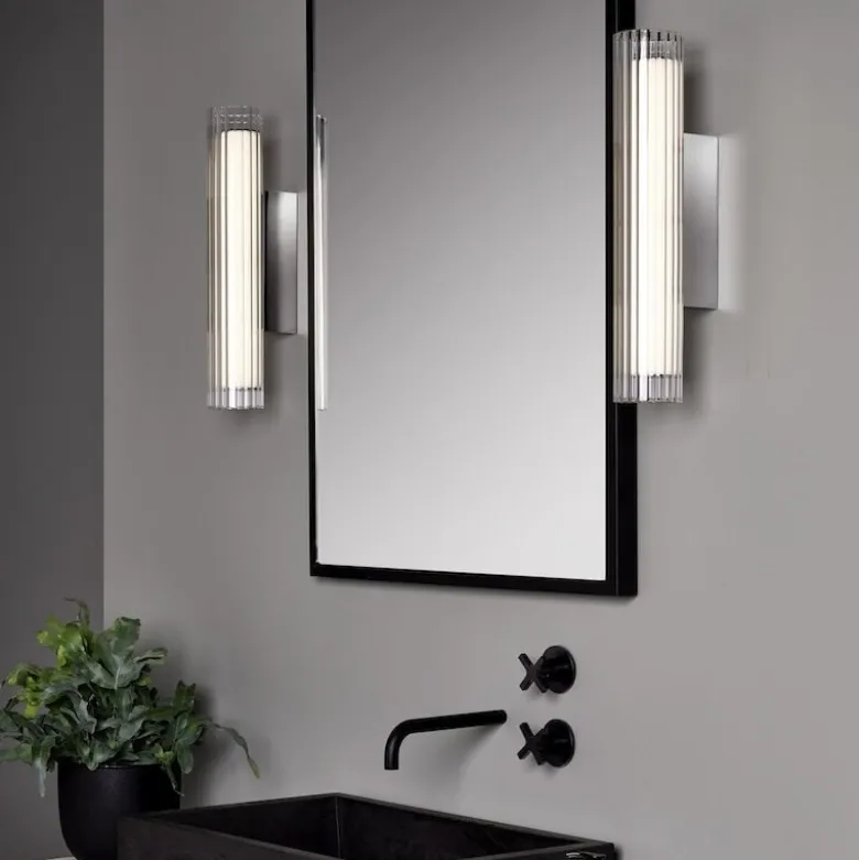 Io 420 vägglampa IP44 polerad krom