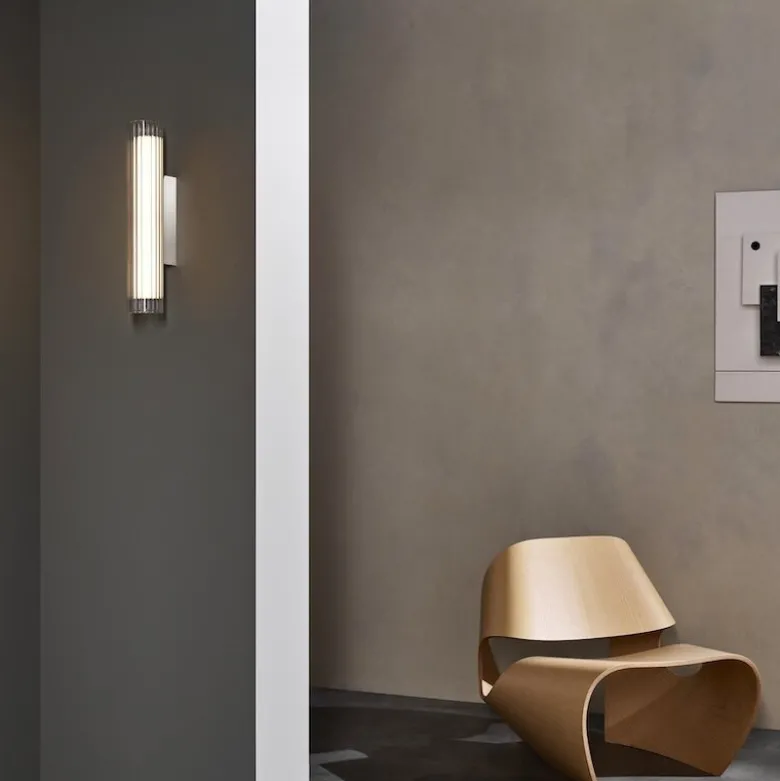 Io 420 vägglampa IP44 polerad krom