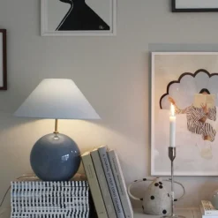 Iris 35 bordslampa duvblå
