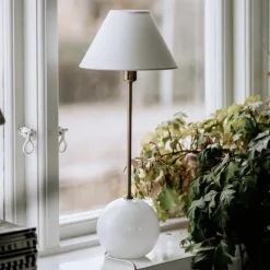 Iris 20 bordslampa vit