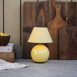 Iris 16 Portabel Bordslampa Butter yellow