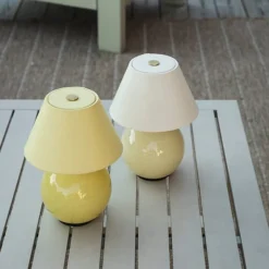 Iris 16 Portabel Bordslampa Butter yellow