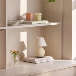 Iris 16 portabel bordslampa creme