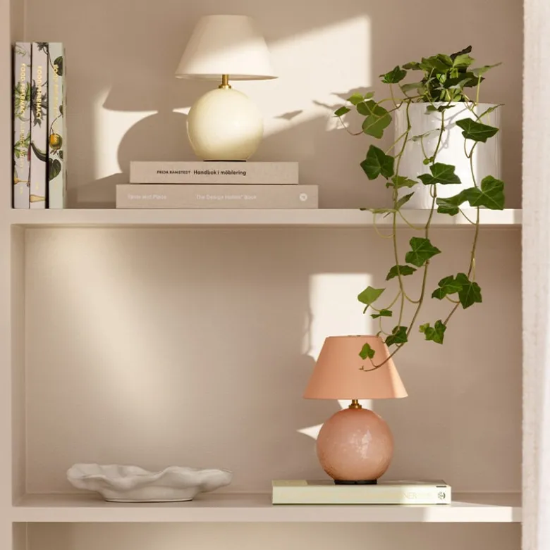 Iris 16 portabel bordslampa creme