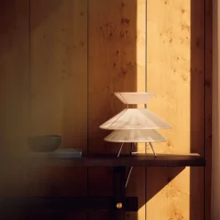 Kiku bordslampa white