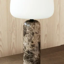 Kin H40 bordslampa brun marmor