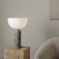 Kizu large bordslampa gris du Marai
