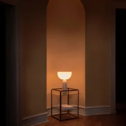 Kizu large bordslampa vit marmor