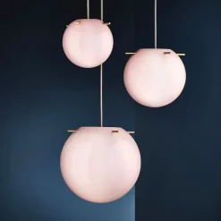 Koi Ø25 taklampa opal rose/brass sticks