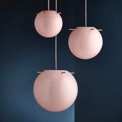 Koi Ø19 taklampa opal rose/brass sticks