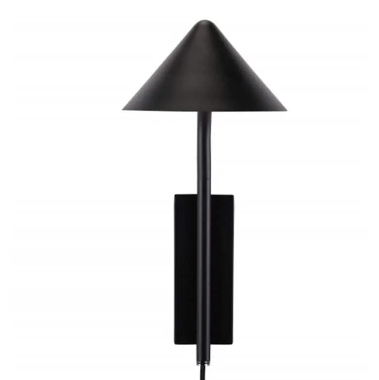 Kuro vägglampa svart