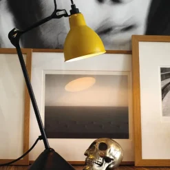 Lampe Gras N°205 bordslampa round svart/gul