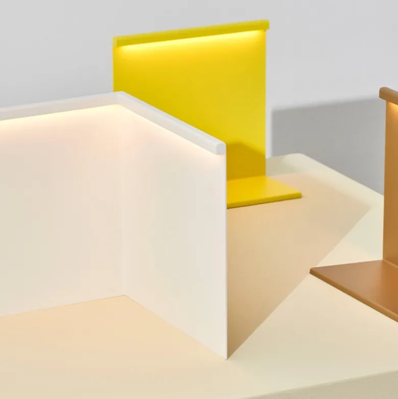 LBM Corner bordslampa Cream white