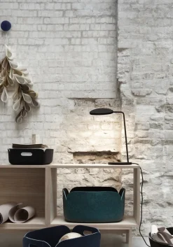 Leaf Bordslampa svart