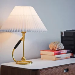 Le Klint 306 bordslampa mässing