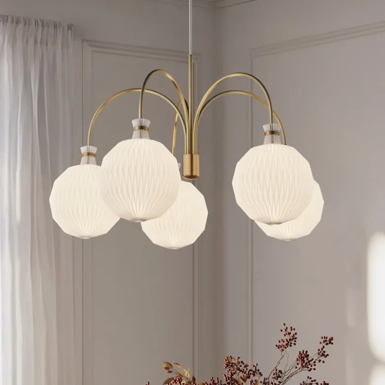 Le Klint 101 chandelier taklampa mässing