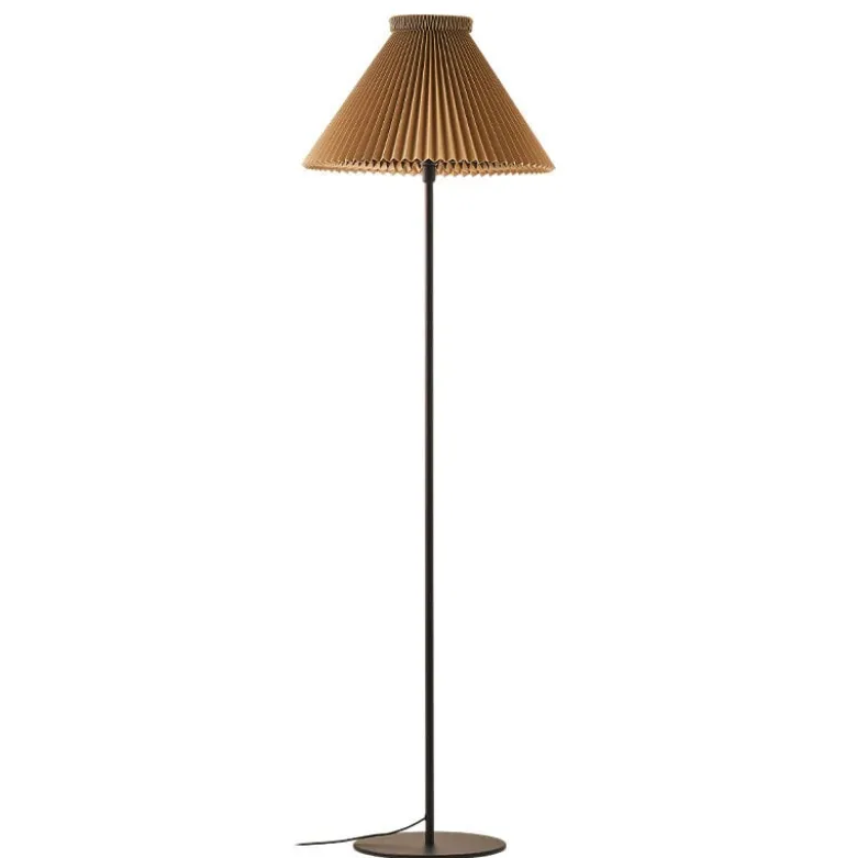 Le Klint 334H golvlampa svart/dijon
