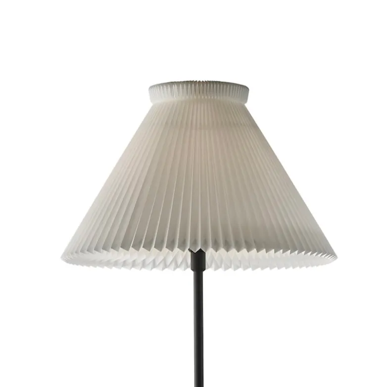 Le Klint 334H golvlampa svart/standard