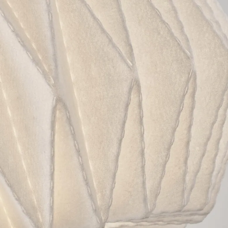 Le Klint 164 round XL softly pleated mässing