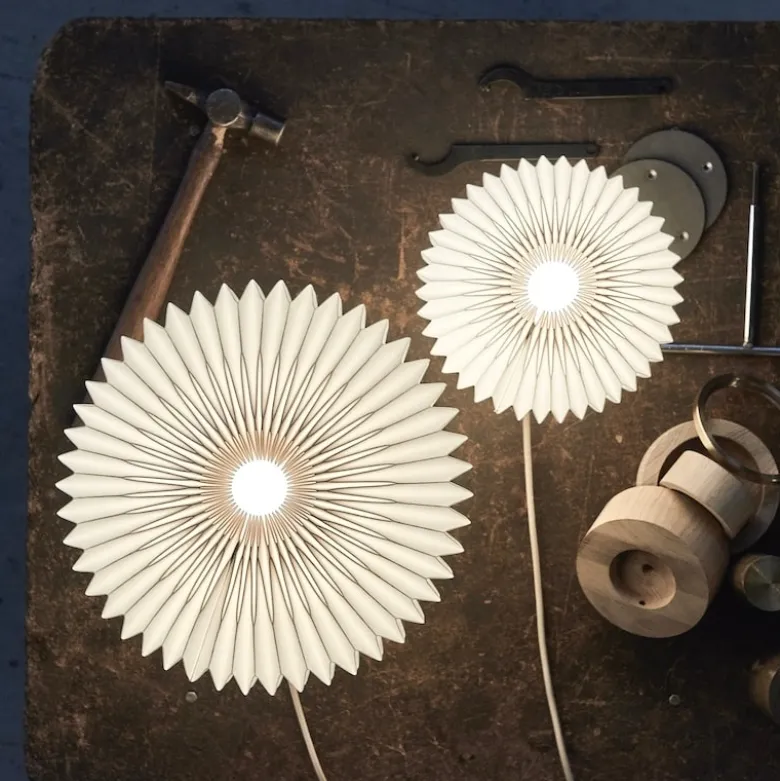 Le Klint 375 small bordslampa plastskärm/rökt ek