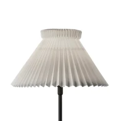 Le Klint 334T bordslampa svart/standard