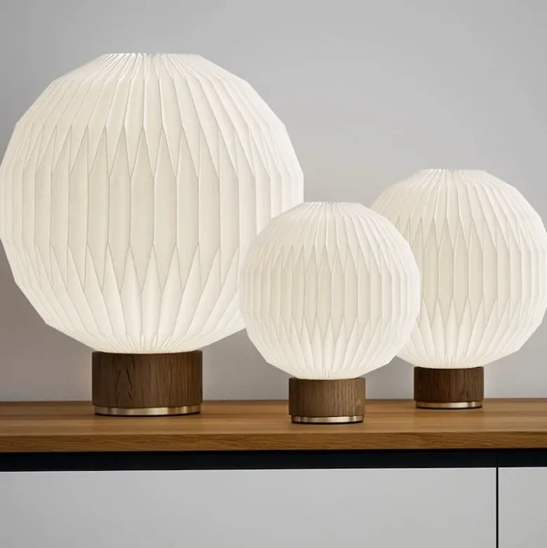 Le Klint 375 XS bordslampa papperskärm/rökt ek